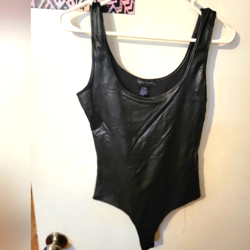 Tank top body suit snap together stretchy new never worn alloy - Picture 1 of 4